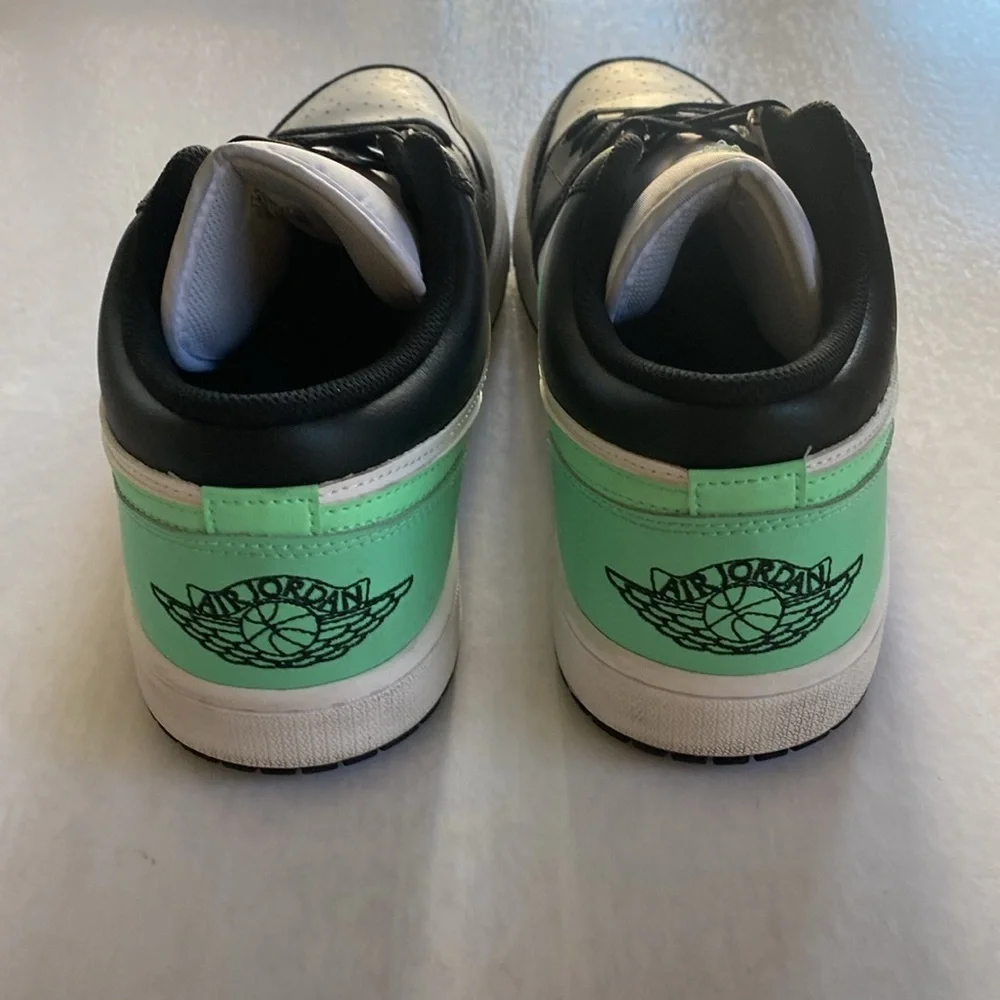 NIKE Air Jordan 1 Low White/Black/Green Glow Sneakers Size 12 Men’s
